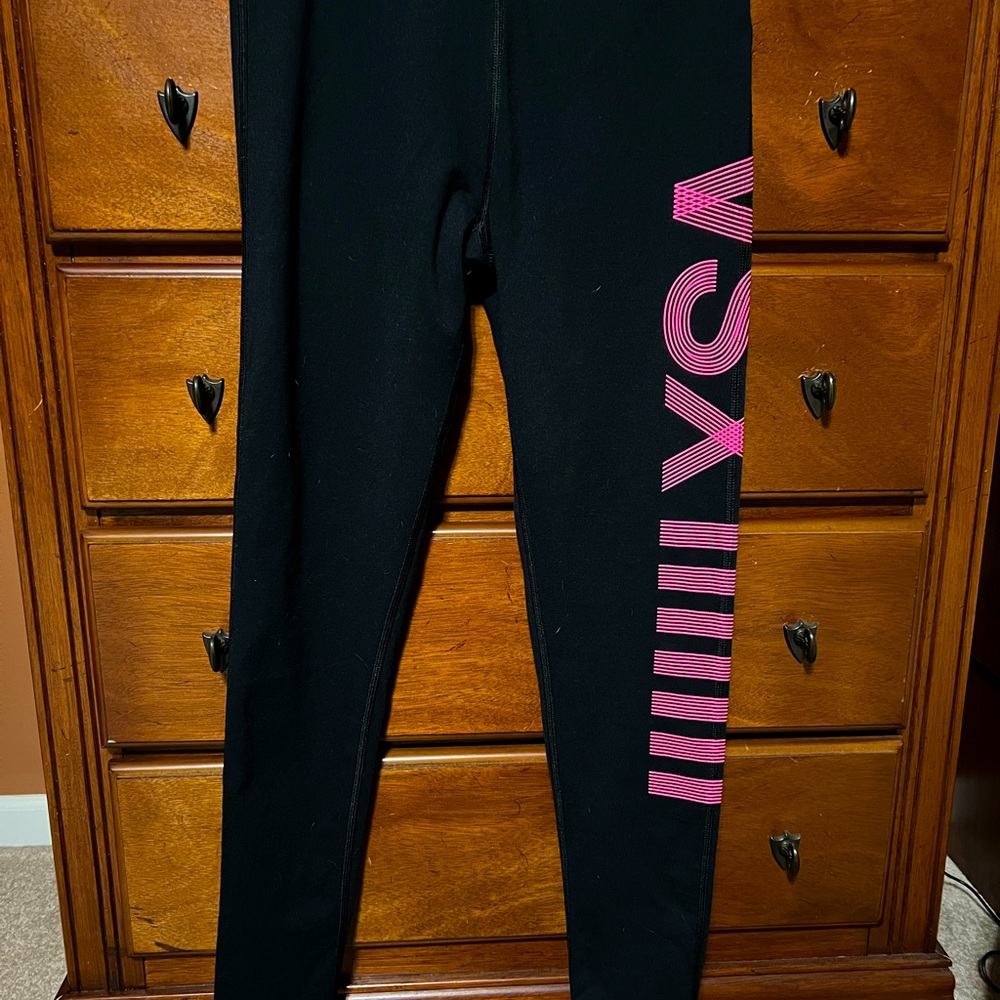 Women’s lightweight workout leggings